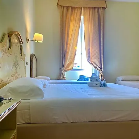 Hotel Sourire 3*