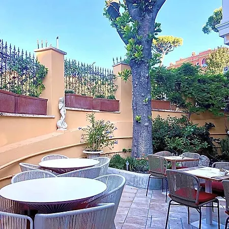 Hotel Sourire 3*